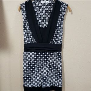 Cato V-neck Sleeveless Top